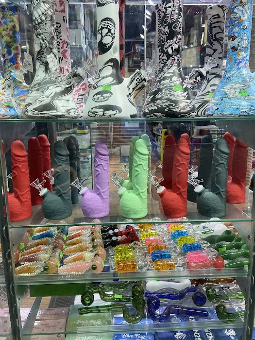 E Smoke & Convenience 3