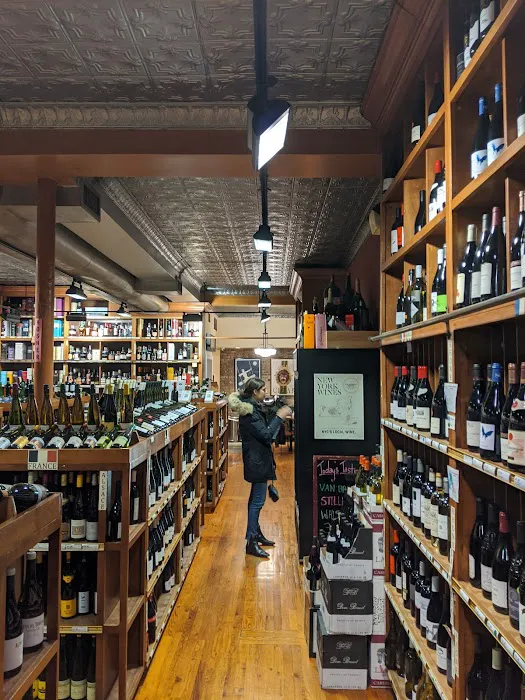Heights Chateau Fine Wines & Spirits 5