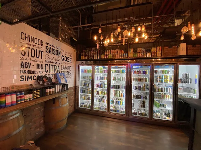 Craft+Carry at DeKalb Market Hall 3