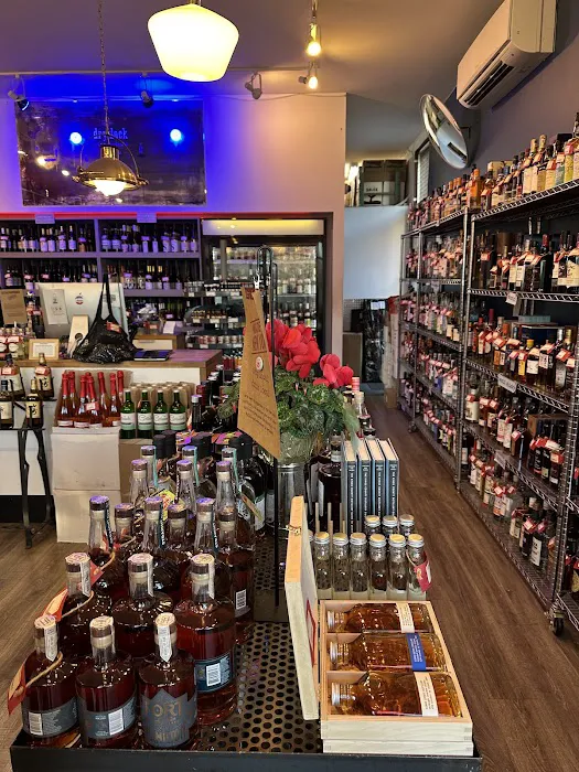 Dry Dock Wine + Spirits 4