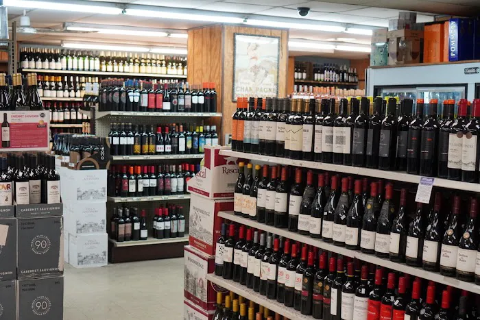 Stuyvesant Square Liquors 5