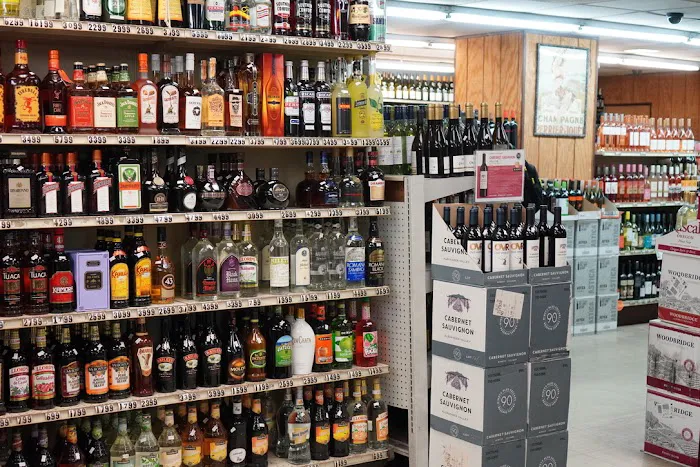 Stuyvesant Square Liquors 6
