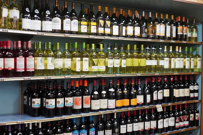 Stuyvesant Square Liquors 3