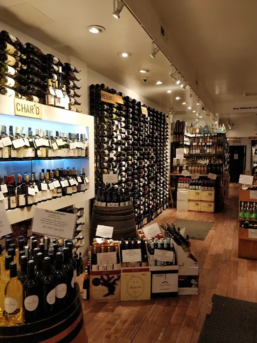 Rouge & Blanc Wine and liquors 3