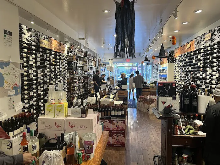 Rouge & Blanc Wine and liquors 5