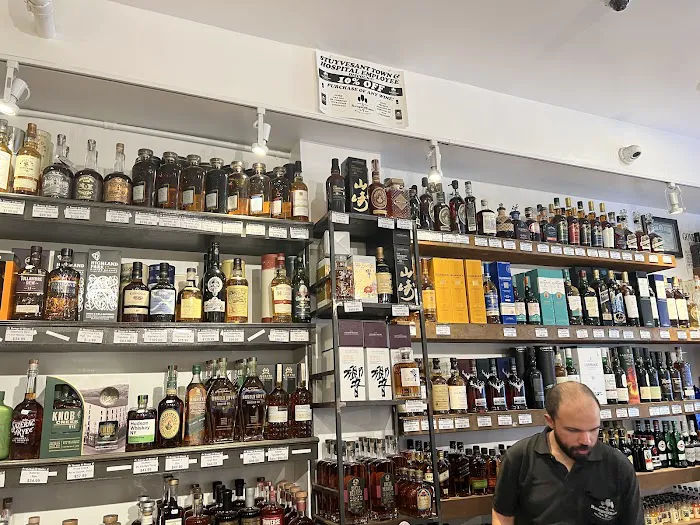 Rouge & Blanc Wine and liquors 7