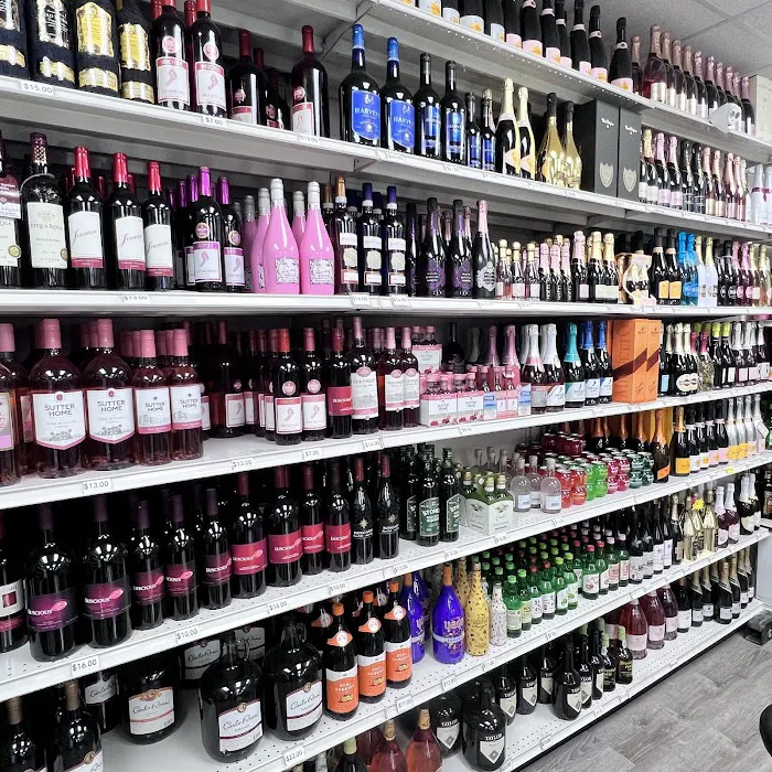 Lucky Liquor Store 4
