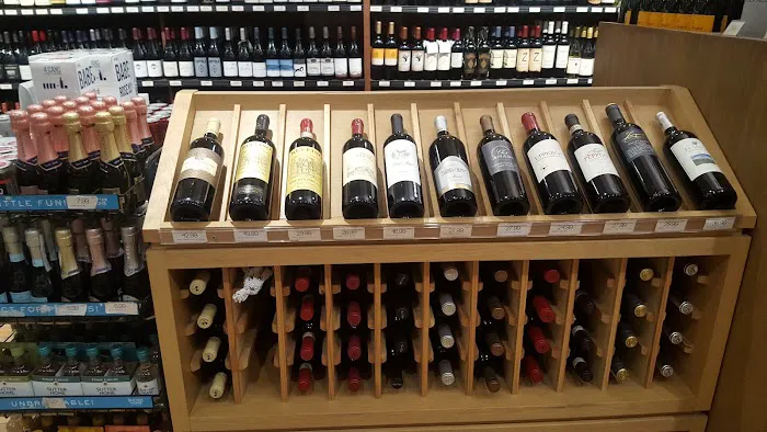 The Manhattan Wine Shop 1