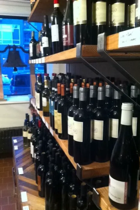 Bibber & Bell Wine and Spirits 8