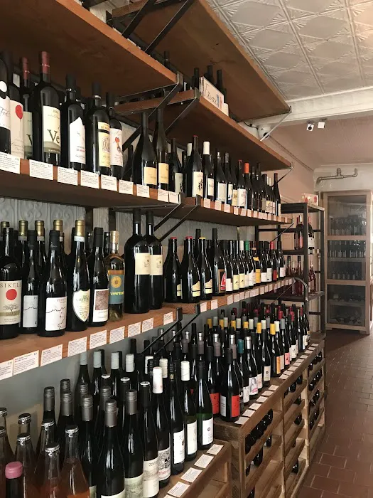 Bibber & Bell Wine and Spirits 4