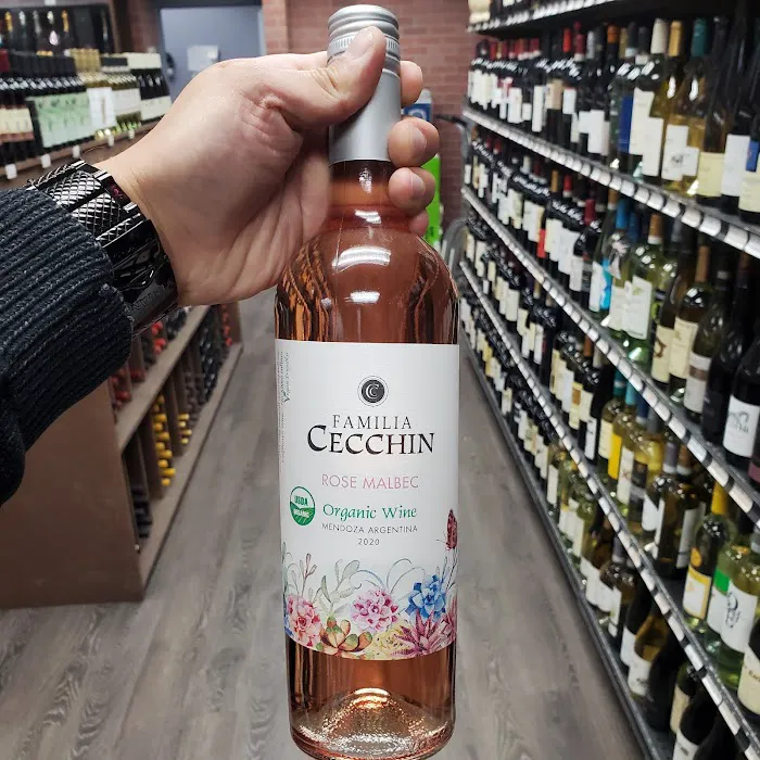 Queens Wines and Liquors 6