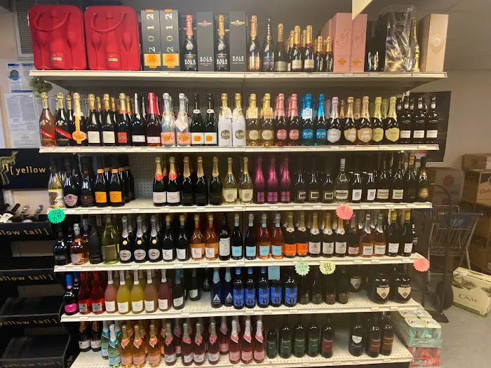 5 KINGS WINES AND LIQUORS 8