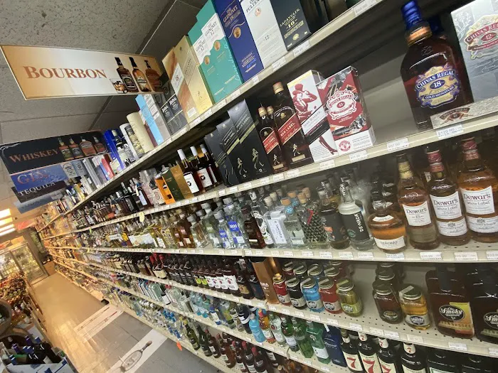 5 KINGS WINES AND LIQUORS 3