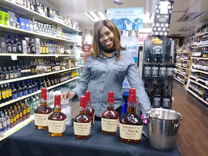 Junior's Liquors 1