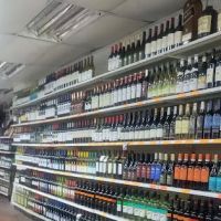 Junior's Liquors
