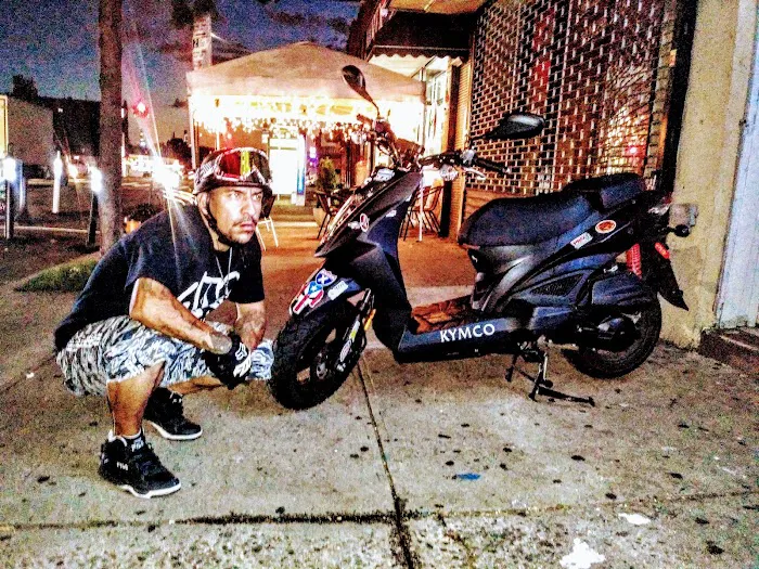 Moreno Brothers Wine & Liquor 4