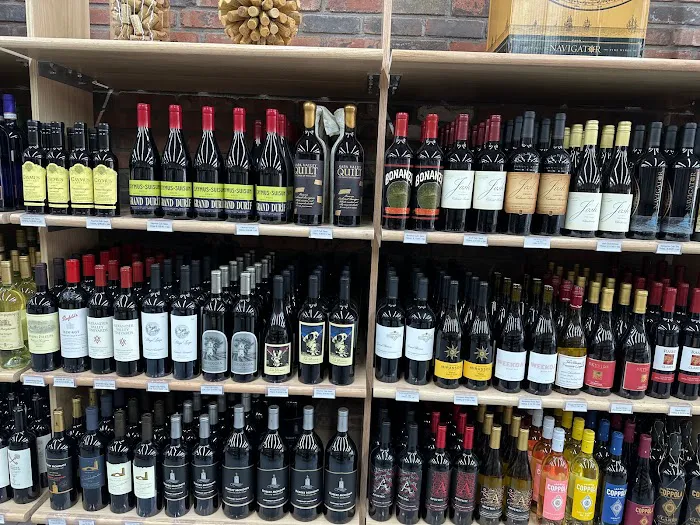 LaGuardia Liquors 0