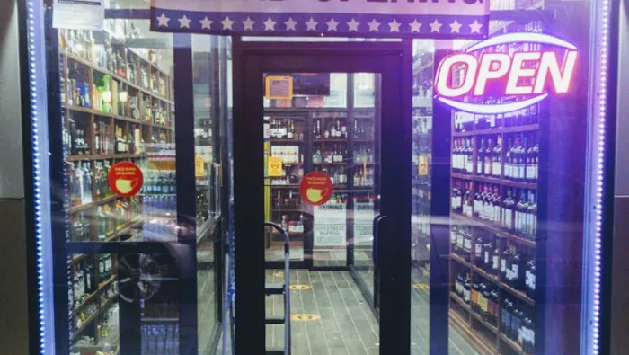 Luna Liquor Corp 4