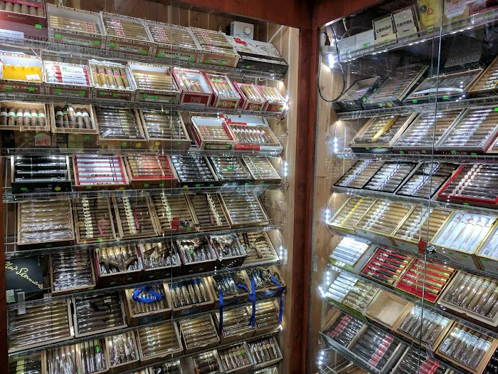 E Smoke Vape & Convenience 6