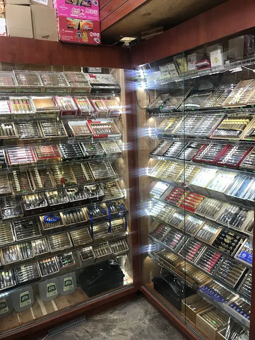 E Smoke Vape & Convenience 0