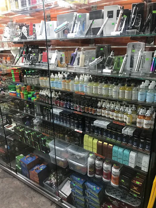E Smoke Vape & Convenience 9
