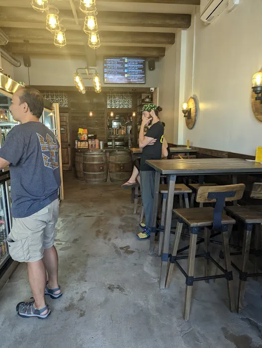 Nemo's Beer Shop 6