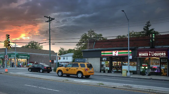 Bruce's Wines & Liquors 4