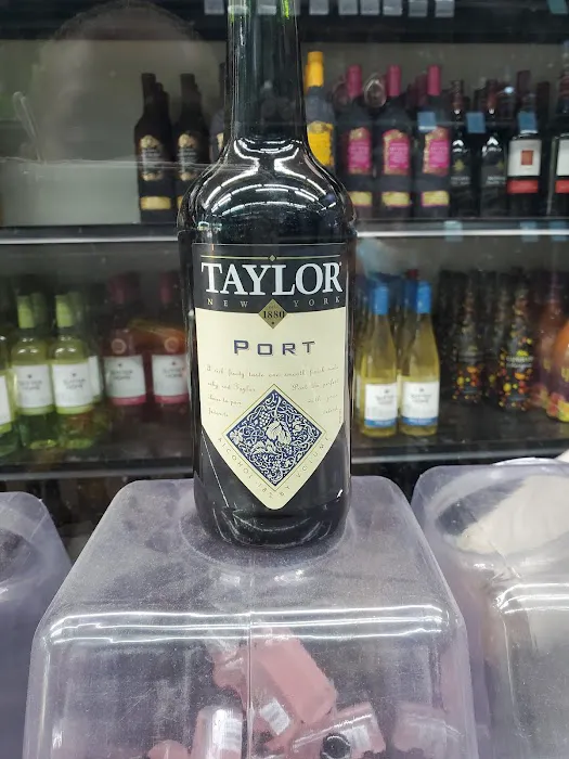Brandons Discount Liquors 4