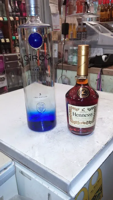 Twin's Liquor Store 1
