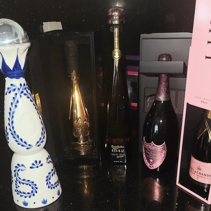 Williams Wines & Liquors 6