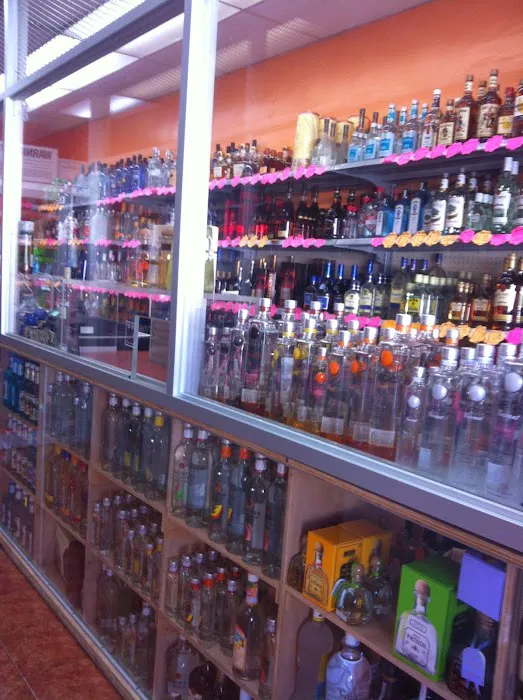 Murdock Discount Liquors 3