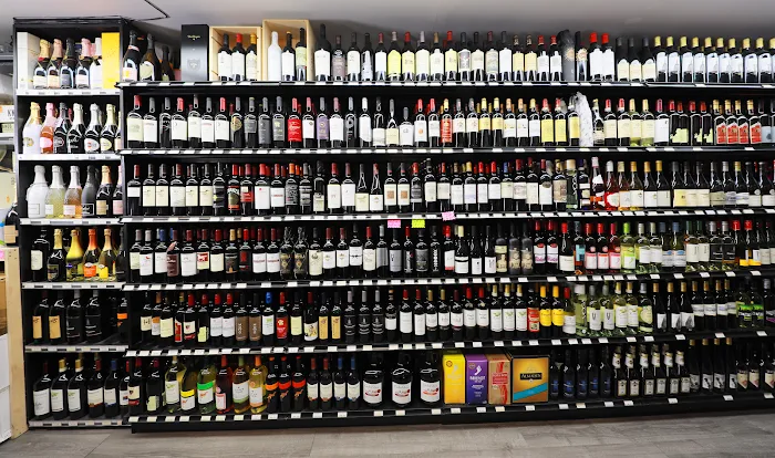 BLUE SKY WINE & LIQUOR / 法拉盛 酒庄 缅街 Flushing 8