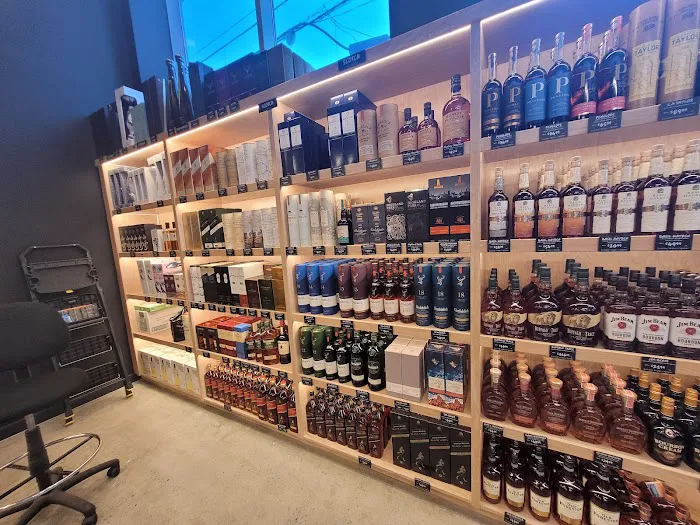 Leivine Wine & Spirits 0