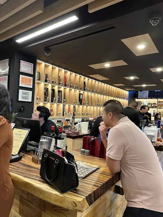 Leivine Wine & Spirits 3