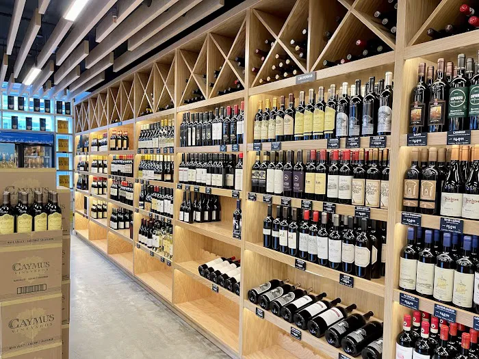 Leivine Wine & Spirits 9