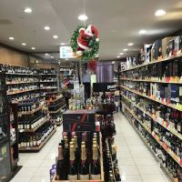 THE ONLY ONE LIQUORS