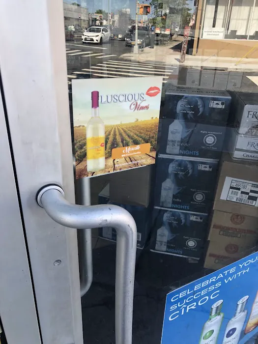 Mark's Wine & Liquors 0