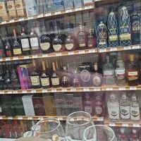 J&M Liquor Store