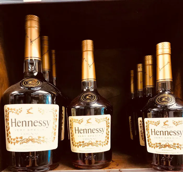 Elie's wines and Liquor 4