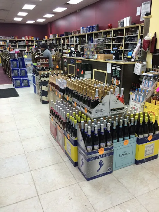 Lucky Star Liquor & Wine 4