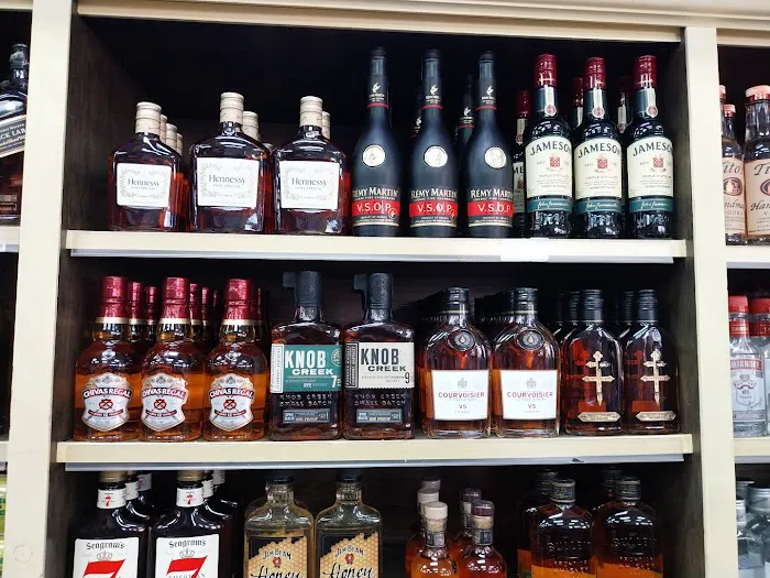 Lucky Star Liquor & Wine 1