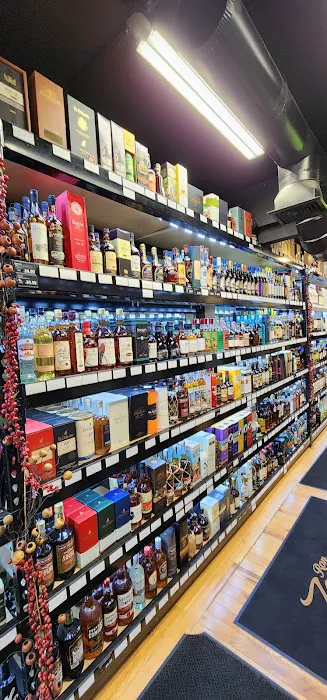 Pike's Wine & Liquor 3