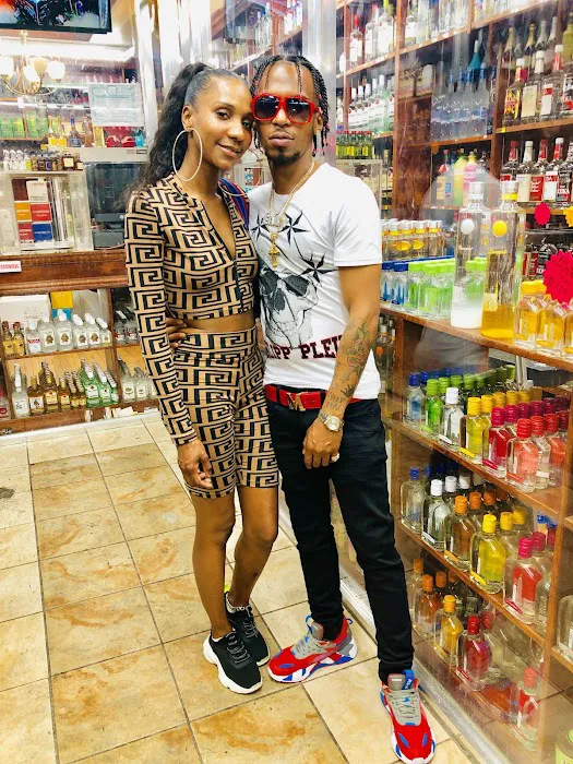 Luna Wine & Liquor 0