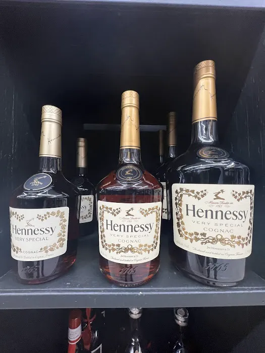 Clason point liquor and wine shop 7