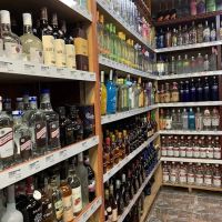 Arlis Wines & Liquors