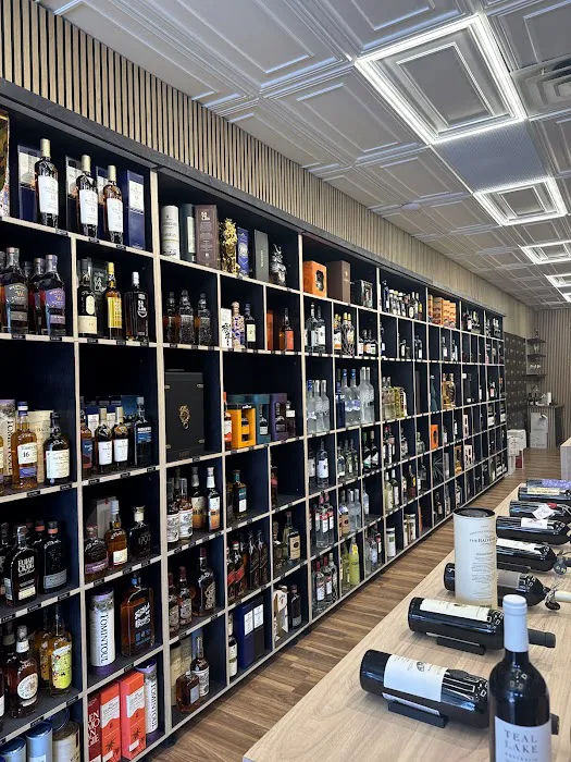 LaVino Wine & Spirits Boutique - Great Neck 6