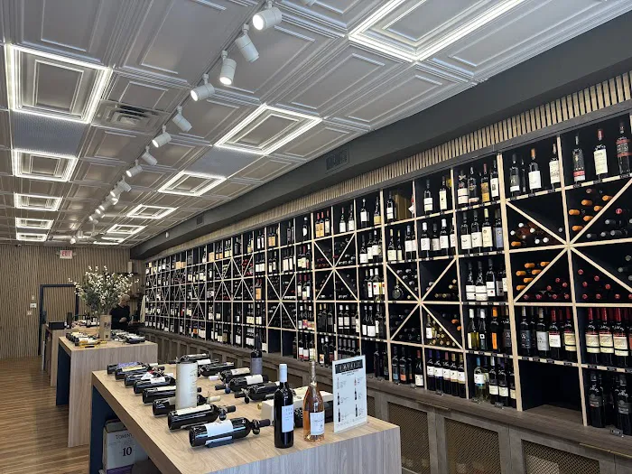 LaVino Wine & Spirits Boutique - Great Neck 8