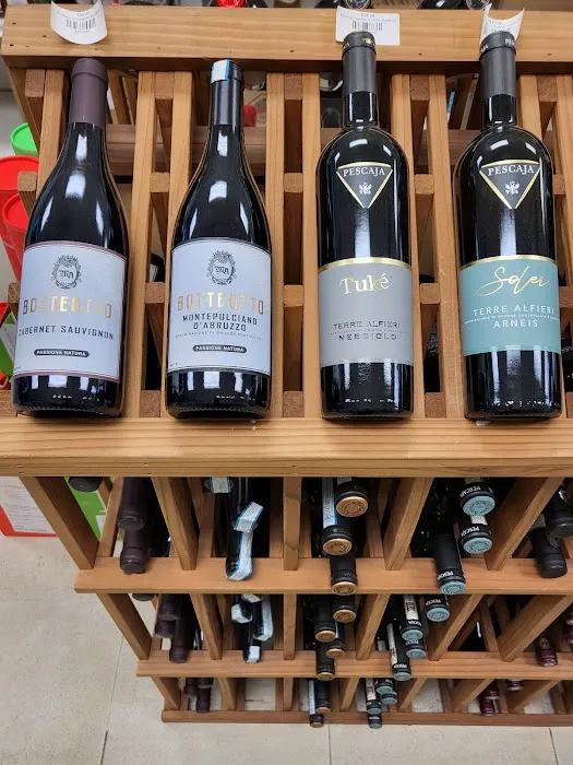 Atlantic Beach Wine and Whisky Boutique 0