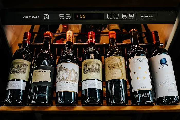 Raeder's Wines & Liquors 1