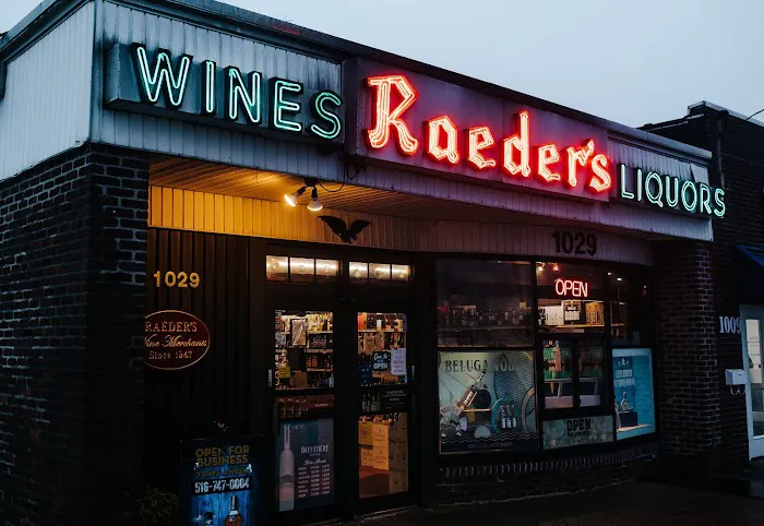 Raeder's Wines & Liquors 7